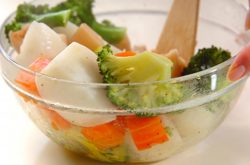 蒸し野菜チーズソース, 蒸し野菜のサラダ, 蒸し野菜 トンナートソース, 豚肉と野菜のレンジ蒸し, 鮭と色々野菜のレンジ蒸し