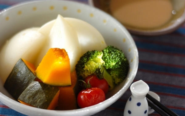 蒸し野菜チーズソース, 蒸し野菜のサラダ, 蒸し野菜 トンナートソース, 豚肉と野菜のレンジ蒸し, 鮭と色々野菜のレンジ蒸し