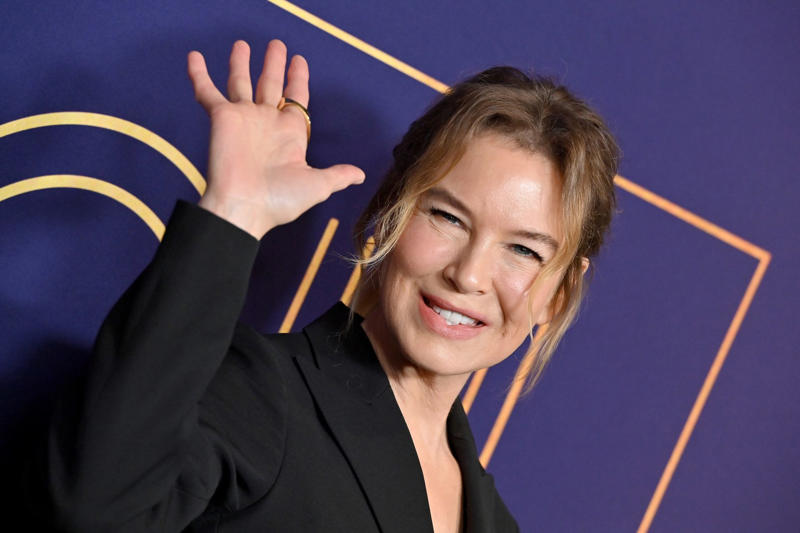 A Texan with a European name, The girl who couldn’t say no, When Tom Cruise points at you, Face of fright, soul of comedy, 'Bridget Jones': The accent, the weight, and the scandal, Awards, yes. Mythomania, no, Wax face: The surgical scandal, The great disappearance, 'Judy' or how to return in legendary mode, Anti-star by conviction, Comedy as a secret weapon, A British accent that offended Shakespeare, Queen of awkward silences, Zero glamour, one hundred percent authenticity