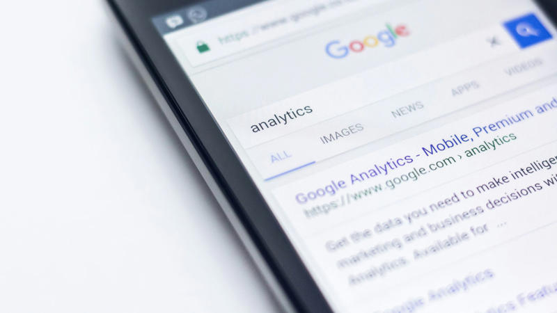 1. Reliable Sources 1. Understands Complex Queries, 3. Conversational, 4. Summarizes Large Swathes of Info, 5. Can Simplify Complex Concepts, 6. Helps You Think Creatively, 7. Understands Your Prompts, 8. Remembers Your Conversations, 9. Can Analyze Photos, 1. Reliable Sources, 2. Shows Up-to-Date Info, 3. Accesses the Actual Web, 4. Displays Visual Results, 5. Diverse Perspectives, 6. Shows You What's Trending, 7. Gives Direct Links, 8. No Hallucinated Answers, 9. Shows Local Results, 10. Can Deep Dive on Demand