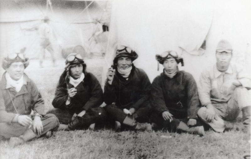 日本に帰れることが嬉しいとは思わなかった, 連合国との戦争に突入, ガダルカナル島撤退の決定, 仲良くしていた連中に銃を突きつけられる, もう二度と日本には帰れないという思い, 囚われの身ながら、何不自由のない暮らし, 郷里の人々はみな、あたたかく迎えてくれた, 「ほんとうに戦争は悪い」