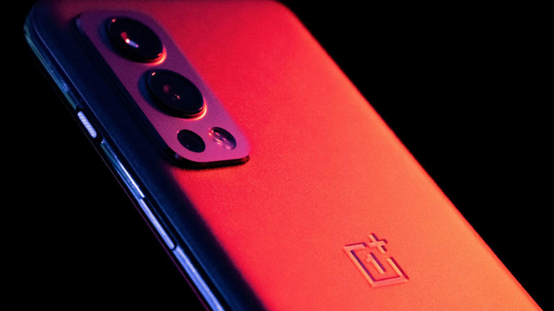 1. Customizability, 2. More Apps, 3. Affordability, 4. File Management, 5. Universal Charger, 6. Google Integration, 7. Permission Controls, 8. Better Hardware, 9. Removable Battery and Storage, 10. Greater Freedom, 1. Apple Integration, 2. Security, 3. Easy to Use, 4. Apple Pay, 5. Privacy, 6. Family Sharing, 7. Holding Their Value, 8. iMessage, 9. AirDrop, 10. Apple TV and Music