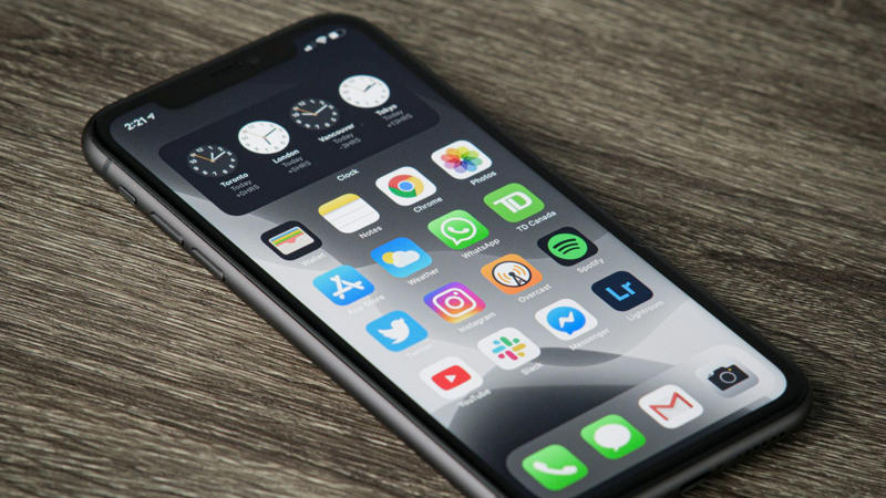 1. Customizability, 2. More Apps, 3. Affordability, 4. File Management, 5. Universal Charger, 6. Google Integration, 7. Permission Controls, 8. Better Hardware, 9. Removable Battery and Storage, 10. Greater Freedom, 1. Apple Integration, 2. Security, 3. Easy to Use, 4. Apple Pay, 5. Privacy, 6. Family Sharing, 7. Holding Their Value, 8. iMessage, 9. AirDrop, 10. Apple TV and Music