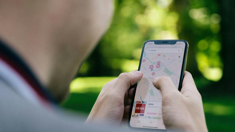 1. Customizability, 2. More Apps, 3. Affordability, 4. File Management, 5. Universal Charger, 6. Google Integration, 7. Permission Controls, 8. Better Hardware, 9. Removable Battery and Storage, 10. Greater Freedom, 1. Apple Integration, 2. Security, 3. Easy to Use, 4. Apple Pay, 5. Privacy, 6. Family Sharing, 7. Holding Their Value, 8. iMessage, 9. AirDrop, 10. Apple TV and Music
