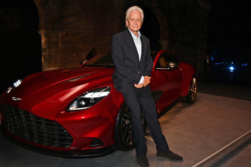 Michael Douglas has no plans to act, He won't come back unless it's special, He didn't feel like it anymore, A long career behind him, He has not completely retired, 'If something special came up...', 'I had to stop', He does not want to 'die on the set', He admires his wife's work, Lucky to keep working, He could have lost the ability to speak, He wouldn't mind a horror movie, Just needs to find the right one, 80 years and a mighty career, Big hits in the 80s, A continuing presence in the 90s and 2000s, A remarkable biopic
