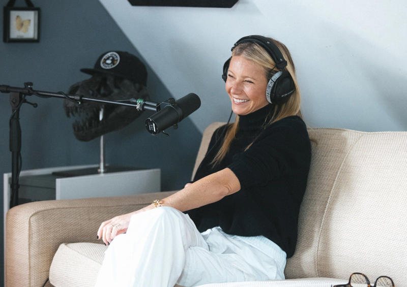Bye, Pepper Potts Gwyneth Paltrow and her Goop business, Bye, Pepper Potts, The children of Gwyneth Paltrow and Chris Martin, Photos on Instagram, A painful story about Apple's birth, 'Armchair Expert', Gwyneth Paltrow and Dax Shepard, 'We almost died', 70 hours in labor, A big scar, Gwyneth Paltrow's criticism of 'beauty', The big question, No washboard stomach, Happy with her scar, 'Past perfectionism', 2022 has a double celebration, When is Gwyneth back on the screen?, More secrets revealed?
