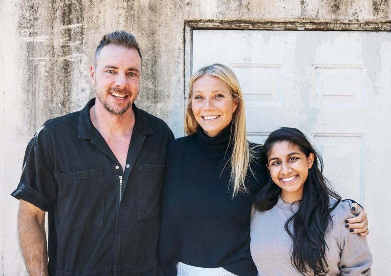'Armchair Expert' Gwyneth Paltrow and her Goop business, Bye, Pepper Potts, The children of Gwyneth Paltrow and Chris Martin, Photos on Instagram, A painful story about Apple's birth, 'Armchair Expert', Gwyneth Paltrow and Dax Shepard, 'We almost died', 70 hours in labor, A big scar, Gwyneth Paltrow's criticism of 'beauty', The big question, No washboard stomach, Happy with her scar, 'Past perfectionism', 2022 has a double celebration, When is Gwyneth back on the screen?, More secrets revealed?