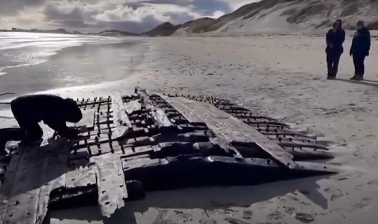 A Shipwreck That Spoke Volumes, Storms Reshape The Sanday Coastline, Unusual Timbers Revealed By The Tide, Discovery Credited To A Local Schoolboy, Discovery Credited To A Local Schoolboy (Cont.), Islanders Mobilize To Recover The Remains, Timbers Were Hauled To Safety By Hand And Tractor, Dendrochronology Pinpoints The Era, Dendrochronology Pinpoints The Era (Cont.), Wessex Archaeology Takes The Lead On Study, Microscopic Grain Patterns Support Naval Origin, Archival Clues Narrow The Field To HMS Hind, Archival Clues Narrow The Field To HMS Hind (Cont.), A War Frigate Built For Empire, A War Frigate Built For The Empire (Cont.), She Crossed Oceans Under The Union Jack, A Whaling Vessel Venturing To The North, The Crew Faced Ice, Isolation, And Peril, March 1788 Marks The End, All 56 Sailors Survived The Ordeal, Lopness Bay Became A Silent Tomb, Folklore Preserved Fragments Of The Tale, Funding Secured For Long-Term Study, Funding Secured For Long-Term Study (Cont.), The Community Leads Its Own Maritime Revival