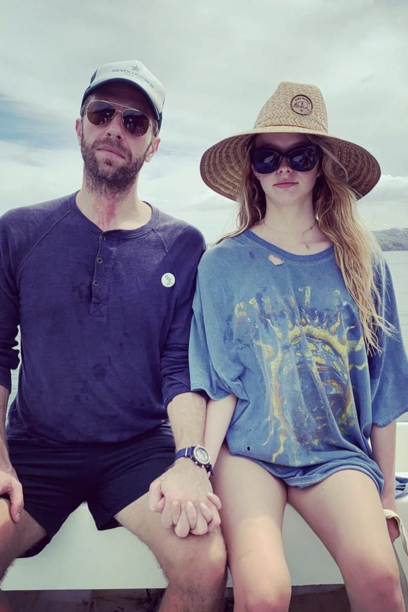 Photos on Instagram Gwyneth Paltrow and her Goop business, Bye, Pepper Potts, The children of Gwyneth Paltrow and Chris Martin, Photos on Instagram, A painful story about Apple's birth, 'Armchair Expert', Gwyneth Paltrow and Dax Shepard, 'We almost died', 70 hours in labor, A big scar, Gwyneth Paltrow's criticism of 'beauty', The big question, No washboard stomach, Happy with her scar, 'Past perfectionism', 2022 has a double celebration, When is Gwyneth back on the screen?, More secrets revealed?