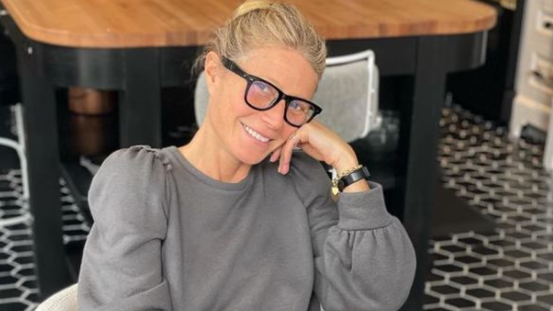 More secrets revealed? Gwyneth Paltrow and her Goop business, Bye, Pepper Potts, The children of Gwyneth Paltrow and Chris Martin, Photos on Instagram, A painful story about Apple's birth, 'Armchair Expert', Gwyneth Paltrow and Dax Shepard, 'We almost died', 70 hours in labor, A big scar, Gwyneth Paltrow's criticism of 'beauty', The big question, No washboard stomach, Happy with her scar, 'Past perfectionism', 2022 has a double celebration, When is Gwyneth back on the screen?, More secrets revealed?