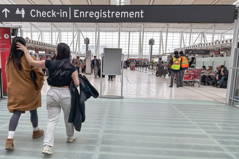 Losing 10% of Canadian visitors New data reveals another month of travel declines, A long-running boycott of the United States, Canadians are boycotting because of Trump, Political tensions led to the situation, The travel boycott is proving to be costly, Canadians drove the .7 billion loss, An important source of foreign visitors, Canadian travel numbers in 2024, A massive decline in visitors in 2025, The early data from March 2026, Return trips fell by nearly 10%, Air and automobile return declines, The third month of a new trend, The drop in automobile returns was smaller, Automobile returns fell by 35% over two years, Canadians used to spend a lot in the US, Americans are still visiting the Canada