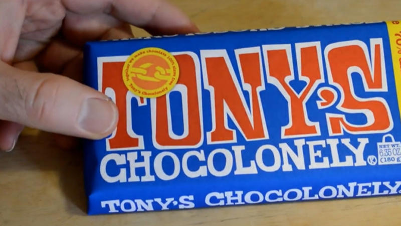 3. Tony's Chocolonely Dark Chocolate 1. Lily's Intensely Dark 92% Cacao, 2. Beyond Good Pure Dark 92% Cocoa, 3. Cadbury Dairy Milk (US Version), 4. Charleston Chew, 5. Hershey's Milk Chocolate Bar, 6. Theo Pure Dark 85% Dark Chocolate, 7. 3 Musketeers, 8. Almond Joy, 9. Bettergoods Cookie Butter Filled Milk Chocolate, 10. Butterfinger, 1. Snickers, 2. Kit Kat, 3. Tony's Chocolonely Dark Chocolate, 4. Reese's Peanut Butter Bar, 5. Dove Dark Chocolate, 6. Ghirardelli Intense Dark 86% Cacao, 7. Milky Way/Mars Bar, 9. Toblerone, 10. Cadbury Royal Dark