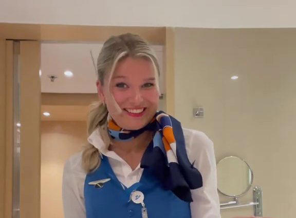 Flight attendant explains why you should always put a shoe in your hotel safe