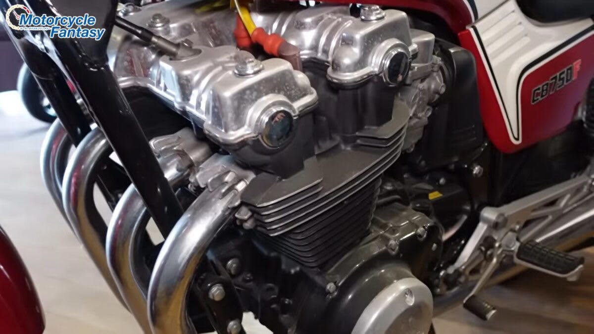 ホンダCB750F車種プロフィール, バイクの特徴をざっくりチェック！, ハンドルまわり・灯火類, その他の装備＆特徴
