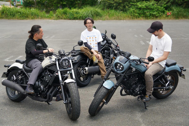 エンジン／航続距離, 車体／シート高／最小回転半径, 足つきの違いは？ ライディングポジションは？, 車両をサイドスタンドから起こしたときの重さの違いは？, 押し引き時の取りまわしは？, 荷物の積載力は？, まとめ：取りまわし、足つき、荷物の積載ではどれがよい？