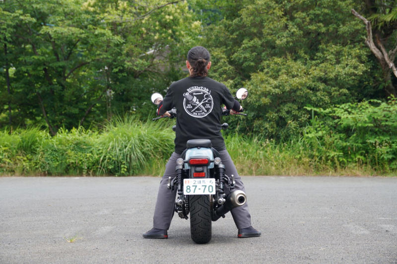 エンジン／航続距離, 車体／シート高／最小回転半径, 足つきの違いは？ ライディングポジションは？, 車両をサイドスタンドから起こしたときの重さの違いは？, 押し引き時の取りまわしは？, 荷物の積載力は？, まとめ：取りまわし、足つき、荷物の積載ではどれがよい？