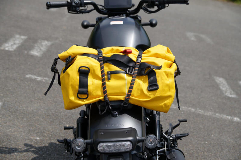 エンジン／航続距離, 車体／シート高／最小回転半径, 足つきの違いは？ ライディングポジションは？, 車両をサイドスタンドから起こしたときの重さの違いは？, 押し引き時の取りまわしは？, 荷物の積載力は？, まとめ：取りまわし、足つき、荷物の積載ではどれがよい？