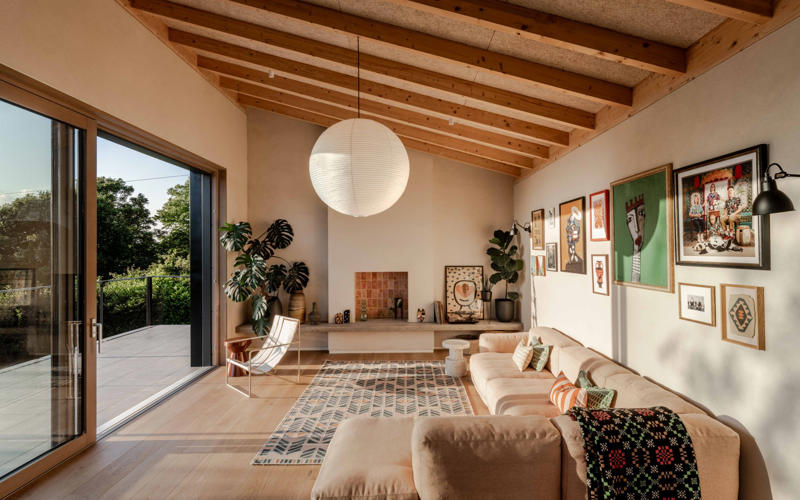A serendipitous connection, A cloak of cedar, Letting in light, A family kitchen, Relaxed living, A layout of two halves, Time to reflect, Celia’s tips for managing a renovation