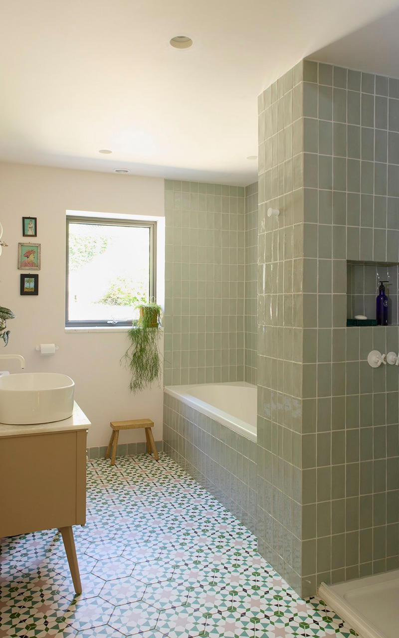 A serendipitous connection, A cloak of cedar, Letting in light, A family kitchen, Relaxed living, A layout of two halves, Time to reflect, Celia’s tips for managing a renovation