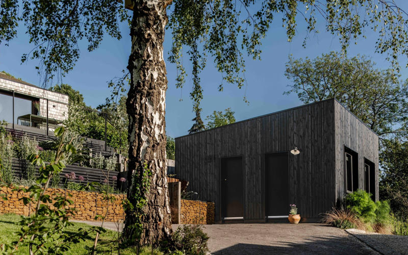 A serendipitous connection, A cloak of cedar, Letting in light, A family kitchen, Relaxed living, A layout of two halves, Time to reflect, Celia’s tips for managing a renovation
