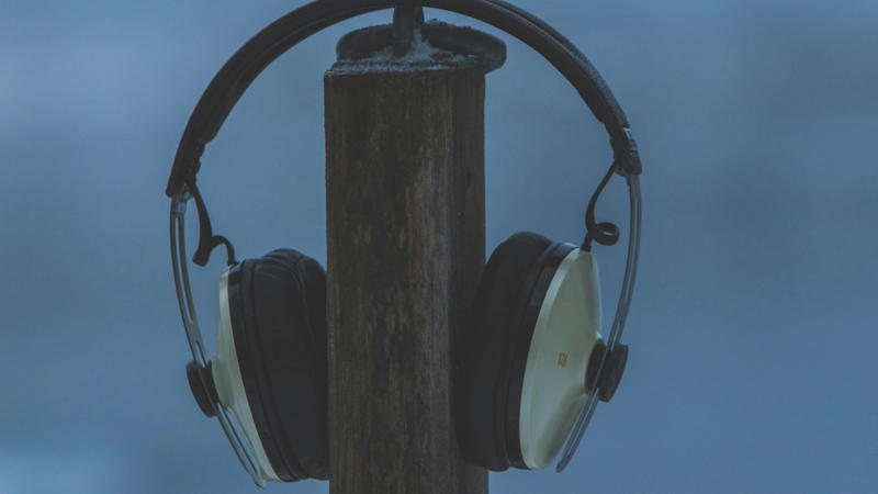 6. Sennheiser HD 800 S 1. Sony WH-1000XM6, 2. Anker Soundcore Space Q45 Wireless, 3. JBL Tour One M2, 4. Bose QC45, 5. Sony WH-1000XM4, 6. Sennheiser HD 800 S, 7. Anker Soundcore Life Q30 Wireless, 8. Insignia NS-HAWHP2, 9. Monolith by Monoprice M565C, 10. Soundcore Space One, 1. Beats Solo 3 Wireless, 2. Blue Lola, 3. Sony Extra Bass XB950BT, 4. Razer Kraken USB, 5. 2024 Apple AirPods Max, 6. Beats Studio Wireless, 7. Sennheiser Urbanite XL, 8. JBL Everest Elite 300, 9. Sonos Ace, 10. Dyson OnTrac