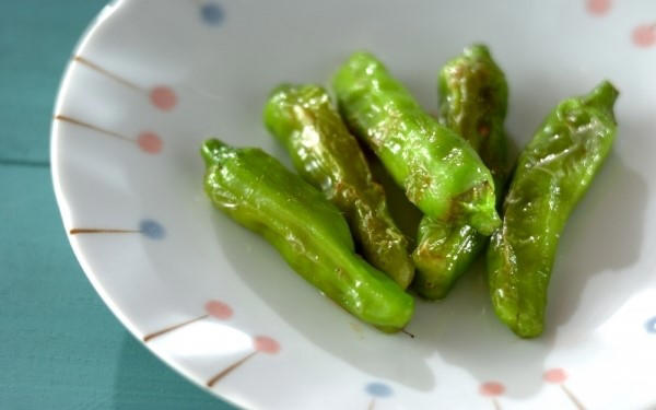 シシトウのピリ辛炒め, シシトウの黒コショウ炒め, シシトウのゴマみそまぶし, シシトウの串焼き, シシトウのアンチョビ炒め, シシトウの煮びたし, シシトウと牛肉の佃煮