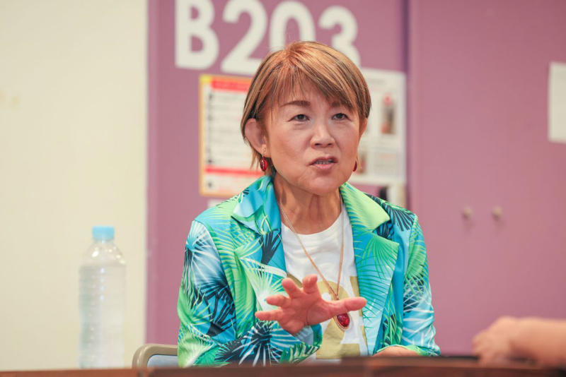 八方塞がりになった頃, 46歳で乳がんに, 「生かされている」実感, 60歳を超えてYouTubeや演芸ホールでの挑戦, 「死ね」と言ってきた先輩芸能人と再会し…