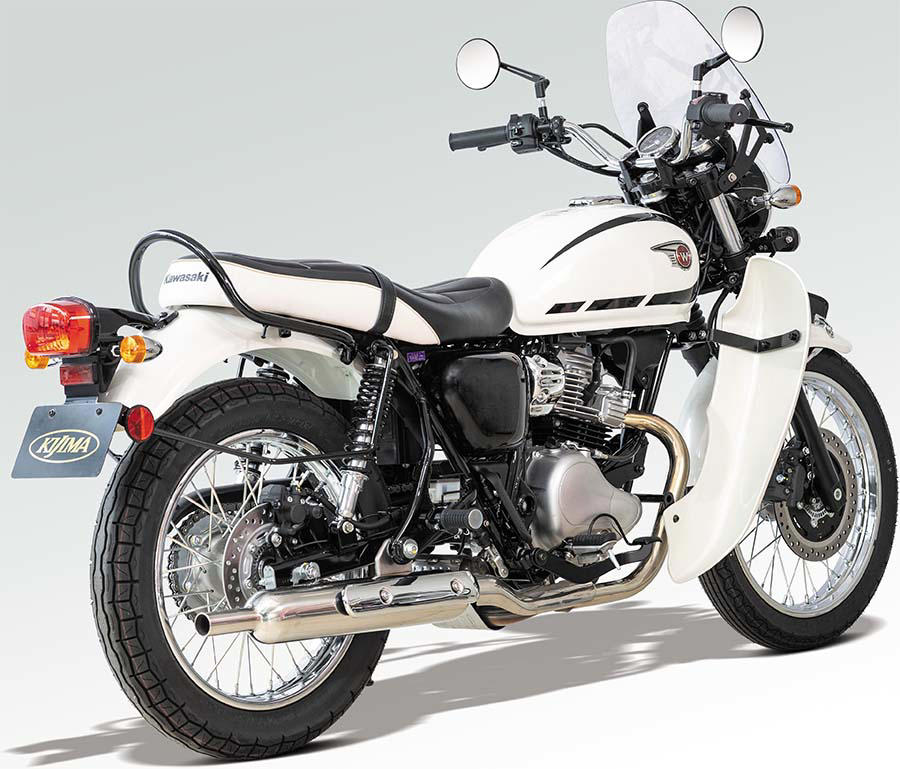 昭和レトロを極めた?! ’50〜’60年代風をまとう2台, クラシカルな“C”の ロー＆ワイド感を よりデフォルメする／GB350C, 時代を超えた往時感 の再現と色褪せない デザインが絶妙にマッチ／W230, 取材協力：キジマ, レポート：ヘリテイジ＆レジェンズ編集部