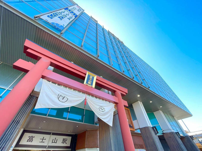 なぜ「吉田ルート」に外国人が殺到？, レトロ商店街として外国人に大人気, 迷惑行為が問題となった「河口湖町のローソン」の今, ドラマ『ホットスポット』が撮影された名所, 山梨県民にとっての「ふるさと」