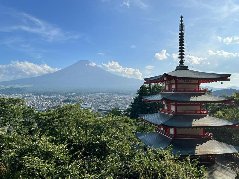 なぜ「吉田ルート」に外国人が殺到？, レトロ商店街として外国人に大人気, 迷惑行為が問題となった「河口湖町のローソン」の今, ドラマ『ホットスポット』が撮影された名所, 山梨県民にとっての「ふるさと」