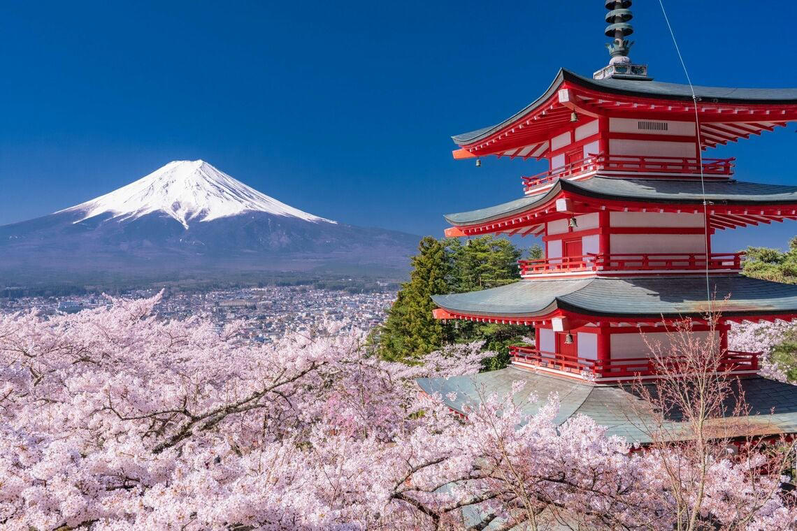なぜ「吉田ルート」に外国人が殺到？, レトロ商店街として外国人に大人気, 迷惑行為が問題となった「河口湖町のローソン」の今, ドラマ『ホットスポット』が撮影された名所, 山梨県民にとっての「ふるさと」
