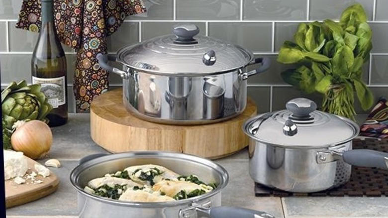 Dynaware Cookware Sets, Dansk Købenstyle Cookware Sets, Revere Ware Copper Cookware Sets, Wagner Cast Iron Skillet Sets, Royal Prestige Waterless Cookware Sets, Catherineholm Enamelware Cookware Sets, Salad Master Waterless Cookware Sets, Rare And Popular Printed Pyrex Cookware Sets, Griswold Cast Iron Cookware Sets, Kitchen Craft Waterless Cookware Sets, Le Creuset Cookware Sets, Vintage Copper Cookware Sets, Visions CorningWare Amber Glass Cookware Sets, CorningWare Blue Cornflower Cookware Sets, CorningWare Spice Of Life Cookware Sets