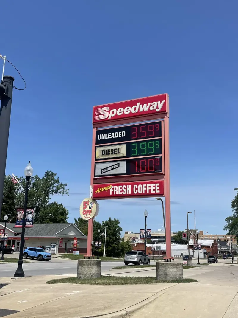 16. Unleaded $3.59, Diesel $3.99, Slurpee $1.00 1. Speedway took a turn after a short circuit, 2. "Don't even think of parking here, big boy", 3. Because women are always right, 4. "Do marathoners know they don't have to?", 5. "On-site home refinancing to help with gas", 6. "Free Oil Changes on All Teslas", 7. Safe Place, full stop, 8. "The first five days after the weekend are the hardest", 9. "We have gluten-free gas", 10. "Free gas: all exits, all stations, all pumps, all the time", 11. Regular .19, Diesel .79, Milk .79, 12. "Naming the dog 'Shark' at the beach was a mistake", 13. "We don't care, just be fresh & wash your hands", 14. "Donuts and beer now here", 15. "Muffins spelled backward is what you do when they're done", 16. Unleaded .59, Diesel .99, Slurpee .00, 17. "Bought a chicken to make sandwiches. It won't", 18. "If y'all could stop driving off with our hoses…", 19. Mr. Gas: Eat Food, Get Gas, 24/7