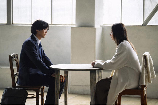 中村倫也は「努力して天才になったことが分かる」, 「“本当のバディ”になっていくところをどう描くか」, 中村倫也“陣内”と井浦新“ジウ”のたわむれは「二人の知性を表現」, 視聴者の鋭い考察に「すっごいプレッシャーですよね(笑)」