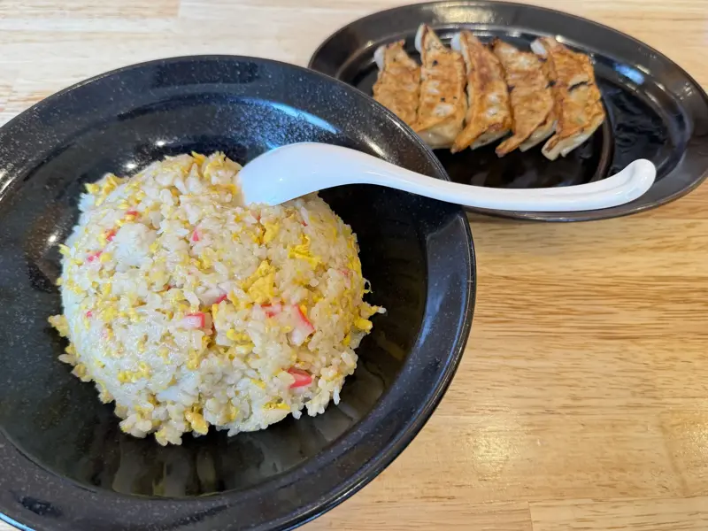 香りと食感、旨みに感動 しっとり系チャーハン　830円, 1週間で3500個も売れる『タレがいらない』餃子450円, 創業1967年 愛され続ける「十八番」, 試練を乗り越えて, 変わらない味、そして変わり続けていける味