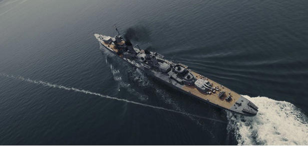 数多くの激戦をくぐり抜け、ほぼ無傷で終戦まで生き残った駆逐艦「雪風」, “死に損なった人間”という思いを抱える雪風の新艦長、寺澤一利, 上司からの信頼は厚く、若手からも慕われる先任伍長、早瀬幸平, かつて早瀬に命を救われた若き水雷員、井上壮太, 早瀬のまっすぐな想いに触れ、内面に変化が起こっていく寺澤の再生の物語