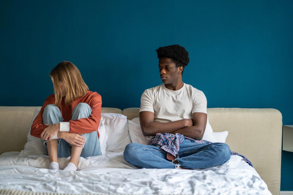 6. They make you prove yourself 1. They're manipulative, 2. They're judgmental, 3. They don't take responsibility for their feelings, 4. They don't say sorry, 5. They are inconsistent, 6. They make you prove yourself, 7. They make you defend yourself, 8. They're not caring or supportive