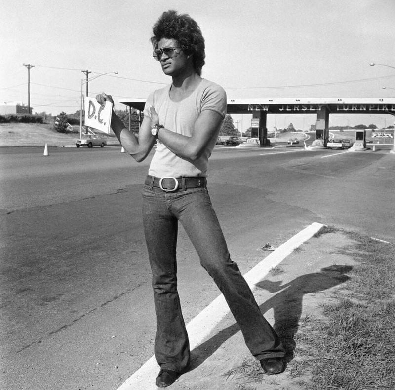 2. Washington, D.C.-Bound Hitchhiker Seen on the New Jersey Turnpike, 1971 1. Three Women Hitchhike Along Highway 1 in Big Sur, California, 1971, 2. Washington, D.C.-Bound Hitchhiker Seen on the New Jersey Turnpike, 1971, 3. ‘Make Sure To Smile and Not Look Like a Serial Killer’, 4. Fashion Shoot or Hitchhiker?, 5. ‘Two Women Hitchhiking in Toronto, Canada, 1974’, 6. Hippies Flash the Peace Sign as They Hitchhike, 1971, 7. ‘My Dad, Hitchhiking From Michigan to California, 1973’, 8. ‘My Mom Hitchhiking in California, 1972’, 9. A Hitchhiker Pictured With His Dog Tripper on Route 66, May 1972, 10. ‘My Dad Hitchhiking in Canada at 15 Years Old, 1974’, 11. Hitchhiking on Steroids: Boys Catch a Free Ride on the Back of a City Bus in New York City, 1970, 12. Ozzy Osbourne, aka the Prince of Darkness, Hitchhiking His Way Home, 1977, 13. ‘Hitchhiking in Boston, Massachusetts, Circa Early ’70s’, 14. Two Disheveled Hitchhikers Try Making Their Way to the Willie Nelson 4th of July Picnic Near Austin, Texas, 1980, 15. Paul McCartney of the Beatles Pretends to Hitchhike in Toronto, 1989, 16. A Man Hitchhikes By a Country Road, Circa 1972, 17. ‘My Cool Aunt Hitchhiking Through the Rockies in the ’70s’, 18. A 19-Year-Old Jim Carrey Shows His Unique Method of Hitchhiking, 1981, 19. ‘A Hitchhiker in Luxemburg, 1977’