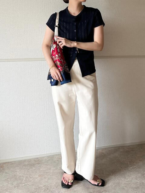 程よい透け感が丁度良い♡GU「フロントボタンポインテールT」, Style①夏に映える大人の上品ナチュラル, Style②さらっと羽織って軽やかに◎抜け感デニムスタイル, Style③透け感×ストライプのワントーンスタイル, Style④ジレワンピ×デニムでつくる、きれいめカジュアル