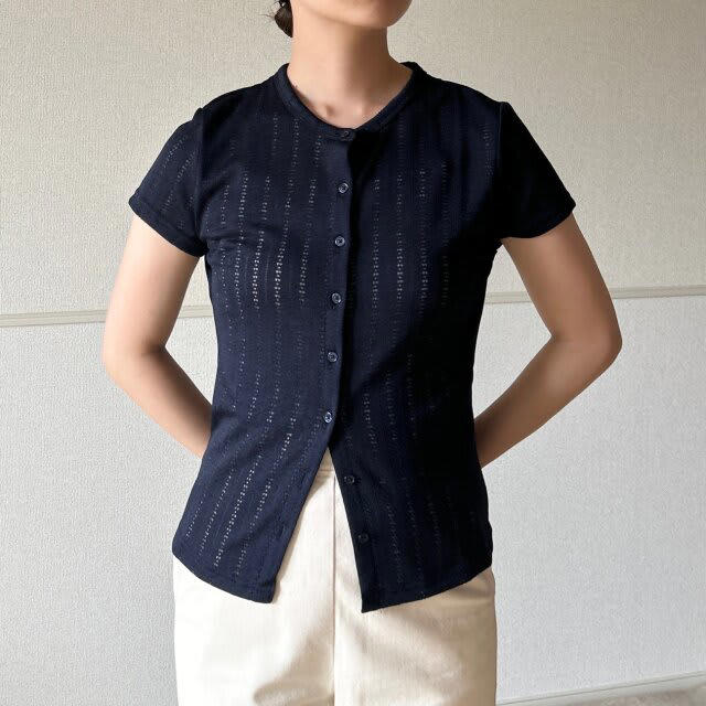 程よい透け感が丁度良い♡GU「フロントボタンポインテールT」, Style①夏に映える大人の上品ナチュラル, Style②さらっと羽織って軽やかに◎抜け感デニムスタイル, Style③透け感×ストライプのワントーンスタイル, Style④ジレワンピ×デニムでつくる、きれいめカジュアル