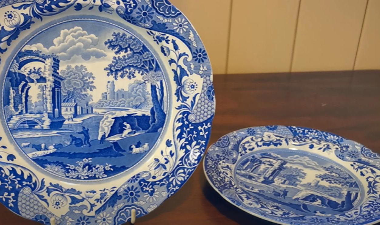 Spode Blue Italian Franciscan Desert Rose (USA-made), Pfaltzgraff Yorktowne, Noritake Savannah, Lenox Eternal, Royal Albert Lavender Rose, Wedgwood Kutani Crane, Homer Laughlin Eggshell Nautilus, Royal Doulton Carlyle, Syracuse China Old Ivory, Noritake Rothschild, Spode Blue Italian, Rosenthal Sanssouci, Limoges Haviland Schleiger Patterns, Wedgwood Amherst, Royal Worcester Evesham Gold, Lenox Autumn, Royal Copenhagen Blue Fluted Half Lace, Minton Ancestral, Aynsley Orchard Gold, Wedgwood Florentine Turquoise, Coalport Indian Tree, Herend Rothschild Bird