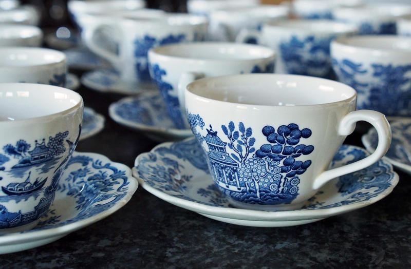 Vintage Dishware and China Old Vinyl Records, Vintage Toys From Your Childhood, Pokemon Cards, Baseball Cards, Vintage Christmas Ornaments, Vintage Board Games, First Edition Books, Vintage Dishware and China, Vintage Costume Jewelry, Old Musical Instruments, Vintage Electronics, Beanie Babies