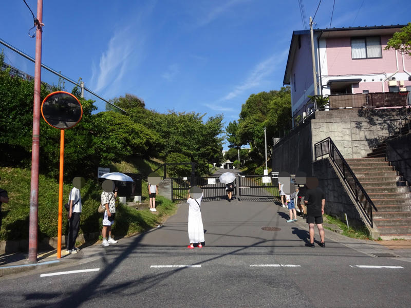 アジア全土で人気沸騰の「聖地」で放置された大問題, 病院の敷地でやりたい放題, “白タク”運転手の巧妙で悪質な手口, 江ノ電はパンク状態…高校生の日常にも影響