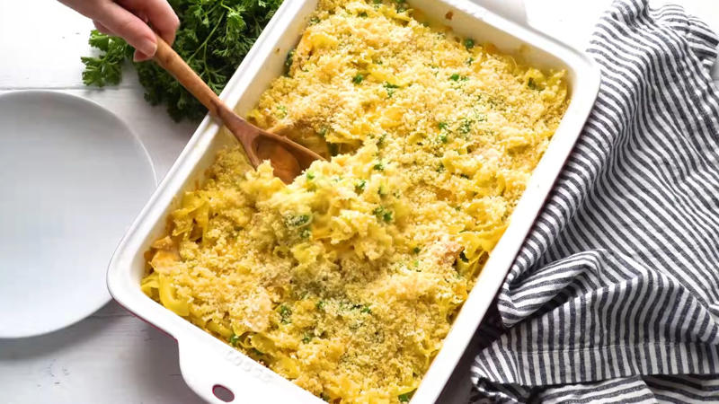 1. Tuna Casserole 1. Macaroni And Cheese, 2. Buffalo Wings, 3. Cheeseburger, 4. Cornbread, 5. Apple Pie, 6. Barbecue Ribs, 7. Chicken Pot Pie, 8. Clam Chowder, 9. Meatloaf, 10. Pancakes With Maple Syrup, 1. Tuna Casserole, 2. Jell-O Salad, 3. Chipped Beef On Toast, 4. Liver And Onions, 5. Green Bean Casserole, 7. Egg Salad Sandwich, 8. Sloppy Joe, 9. Creamed Corn, 10. Ambrosia Salad