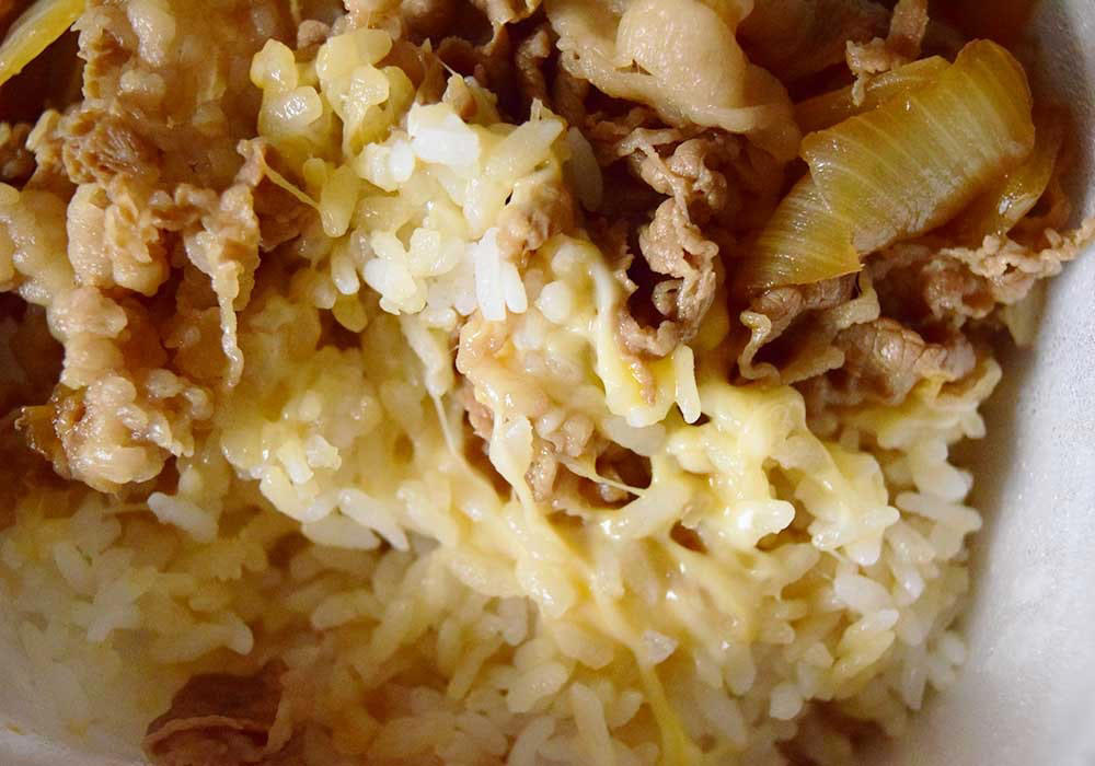 吉野家「牛丼」のつゆの量を変更, 吉野家「牛丼」のご飯量を変更, 吉野家「牛丼」のねぎの量を変更, 吉野家「チーズ牛丼」注文時はチーズを下に入れることも可能