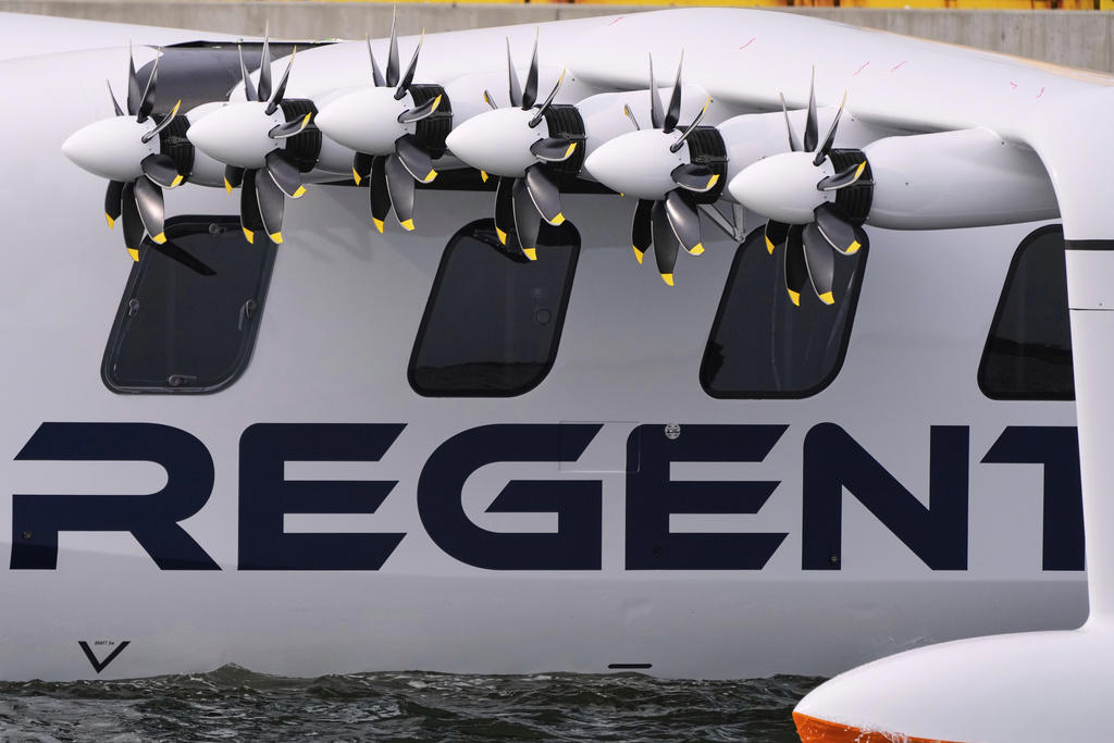 Who will ride a seaglider?, Taking flight but not an aircraft, Capitalizing on concerns over tensions with China, Floating past Interstate 95