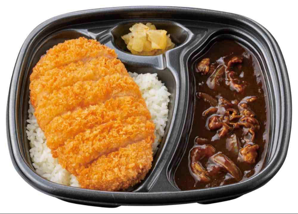 6種のスパイスと牛の旨味 夏のよくばり牛カレー, 6種のスパイスと牛の旨味 夏のよくばり牛カレー（チーズ）　, 6種のスパイスと牛の旨味 夏のよくばり牛カレー（から揚）, 6種のスパイスと牛の旨味 夏のよくばり牛カレー（ロースカツ）