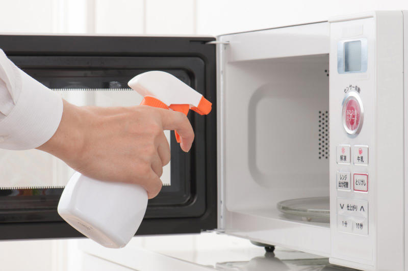 NGその1．給水カセットのお手入れに洗剤を使用する, NGその2．庫内をスポンジのかたい面でこする, NGその3．庫内や付属品のお手入れに強アルカリ性のクリーナーを使う, 「軽く」「やさしく」が電子レンジ掃除のコツ