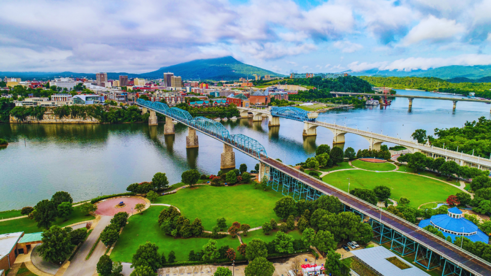 How Much Does It Cost To Go To Tennessee For A Weekend?, Nashville, Tennessee – Where Every Street Sings Its Own Song, Memphis, Tennessee – Soulful Sounds And Southern Legends, Chattanooga, Tennessee – Scenic Views And Underground Adventures, Knoxville, Tennessee – The Gateway To Outdoor Fun, Gatlinburg, Tennessee – Where The Mountains Touch The Sky, Franklin, Tennessee – Southern Charm Meets Civil War History, The Natchez Trace Parkway – A Road Trip Through Time And Nature, Frequently Asked Questions