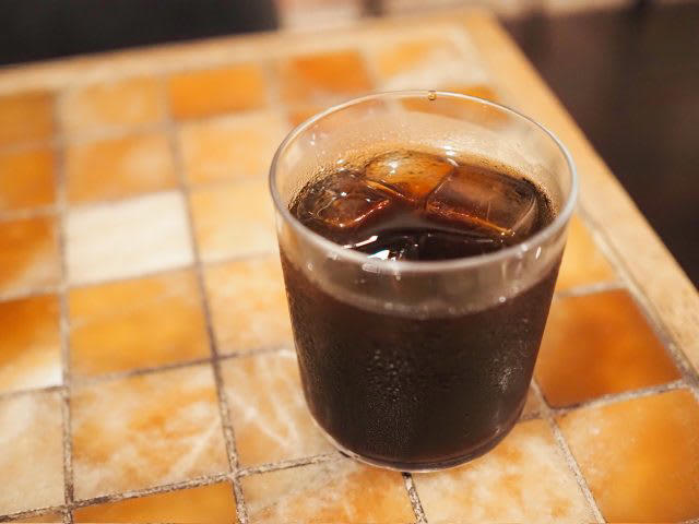 「BERTH COFFEE」という店名にこめられた願い, あっという間に満席に！大人気のコーヒースタンド, まるで海外？海外旅行気分を味わえる空間, 身体喜ぶ、野菜たっぷりモーニングプレート, こだわりのコーヒーとアメニティも購入可能